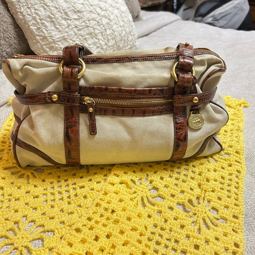 Elegant Tan and Brown Women's Bag.
Brahmín shoulder bag.